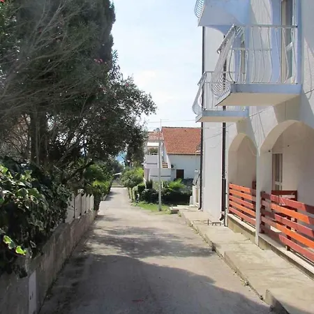 In Sv. Filip I Jakov 53799 *